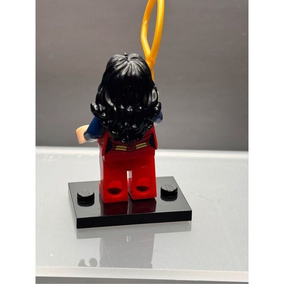 Lego Super Heroes Wonder Woman Exclusive Minifigure + Lasso 76026/sh392 - Picture 4 of 7